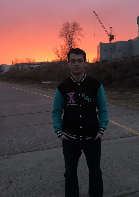 Даниил из Нижневартовска, мне 21, познакомлюсь для общения