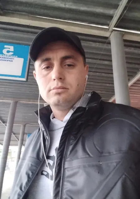 Я Виктор, 35, знакомлюсь для приятного времяпровождения в Керчи