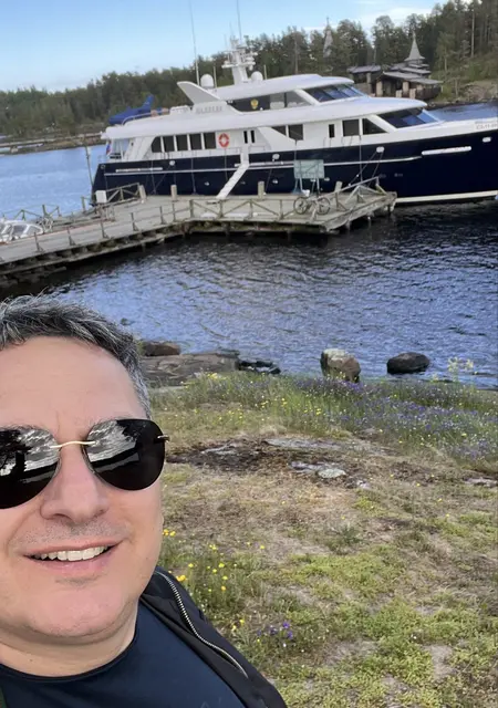 Эльдар из Махачкалы, ищу на сайте знакомства на одну ночь