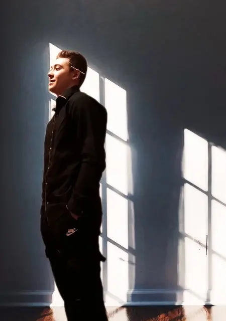 Я Владимир, 21, из Курска, ищу знакомства без обязательств