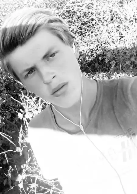 Я Вадим, 23, знакомлюсь для общения в Гиагинской