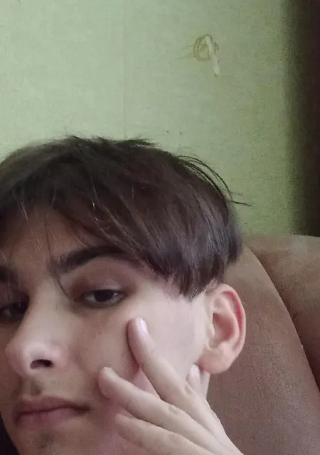 Я Иван, 21, из Севастополя, ищу знакомство для постоянных отношений