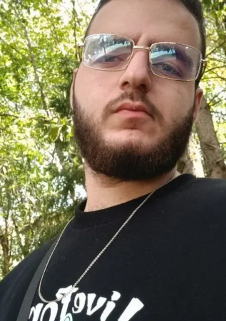 Я Тигран, 19, знакомлюсь для открытые отношения в Звенигороде