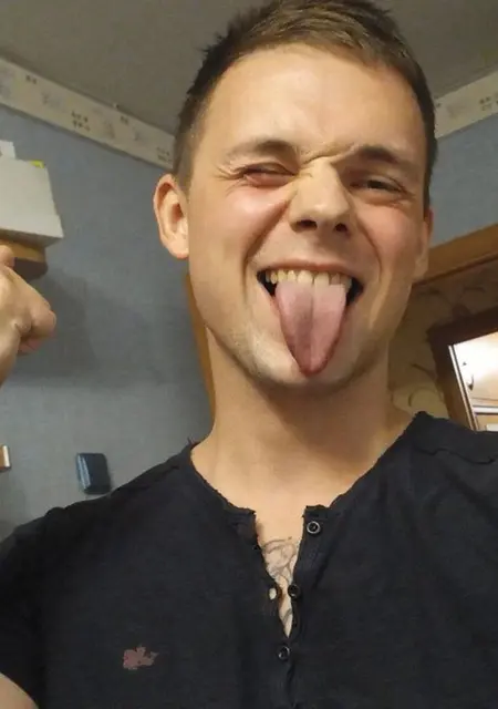 Я Виктор, 28, из Северодвинска, ищу знакомство для постоянных отношений