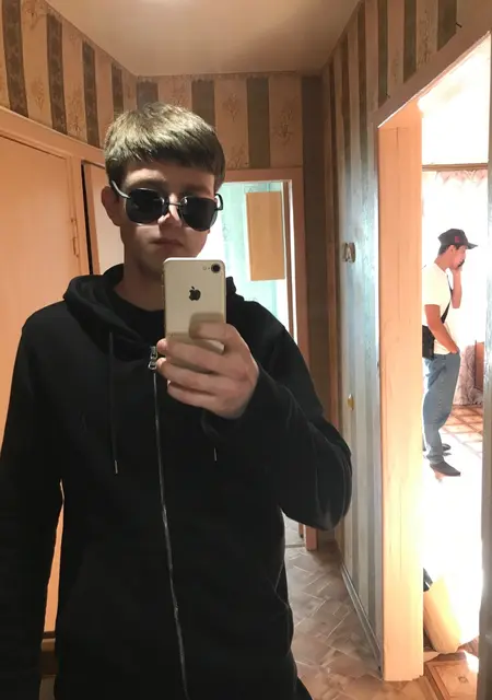 Я Георгин, 20, из Иванова, ищу знакомства без обязательств