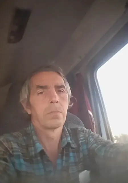 Я Владимир, 56, знакомлюсь без обязательств в Артеме