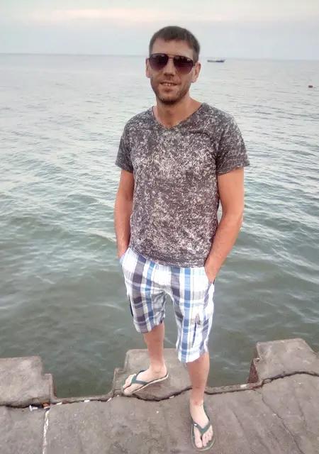 Максим из Донецка, мне 42, познакомлюсь без обязательств