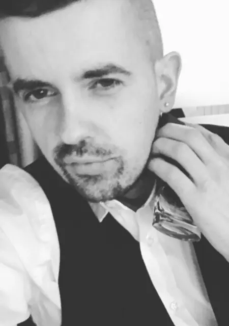 Я Артем, 19, из Мичуринска, ищу знакомства на одну ночь