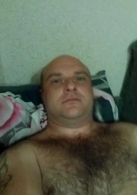 Я Андрей, 41, из Невинномысска, ищу знакомства на одну ночь