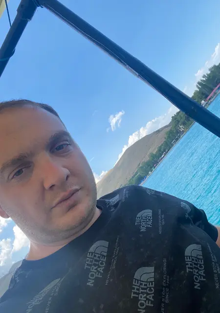 Армен из Тамбова, ищу на сайте знакомства без обязательств