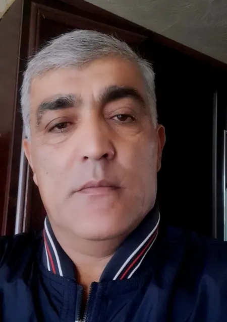 Рустам из Казани, мне 57, познакомлюсь без обязательств