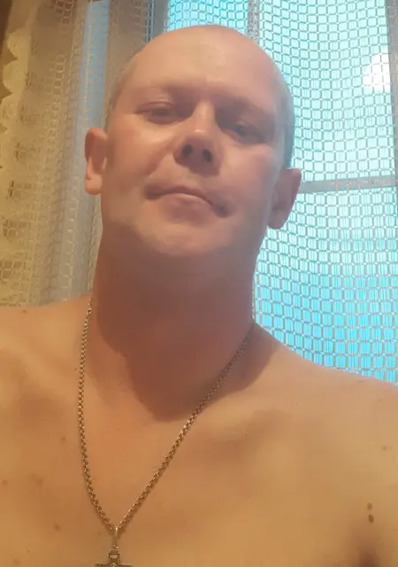 Я Слава, 45, из Черепанова, ищу знакомства без обязательств
