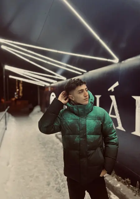 Ахмед из Ижевска, мне 20, познакомлюсь на одну ночь