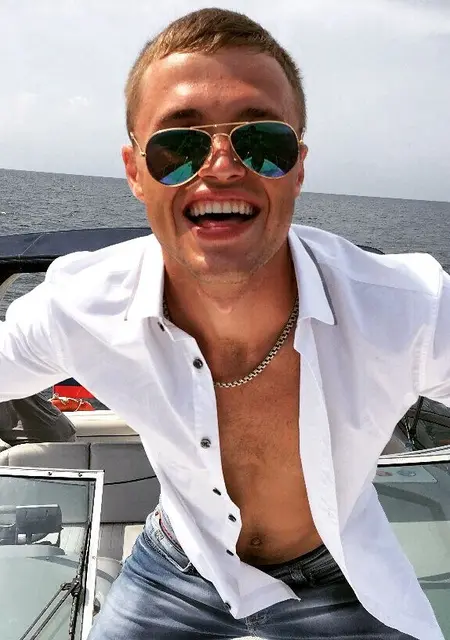 Денис из Саратова, мне 32, познакомлюсь для дружбы