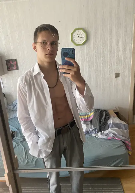 Я Дмитрий, 23, знакомлюсь без обязательств в Санкт-Петербурге