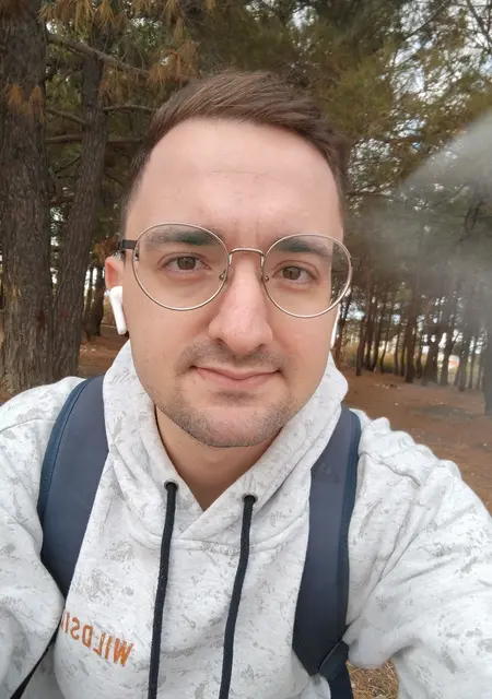 Я Константин, 26, из Геленджика, ищу знакомства без обязательств