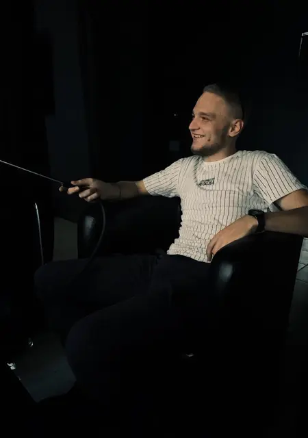 Артем из Усолья-Сибирского, ищу на сайте знакомства на одну ночь