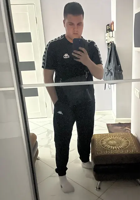 Я Александр, 19, из Ростова-на-Дону, ищу знакомство для постоянных отношений