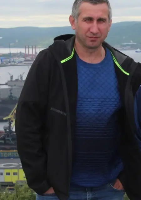 Я Слава, 46, из Мурманска, ищу знакомства без обязательств