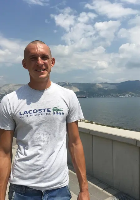 Илья из Феодосии, ищу на сайте приятное времяпровождение