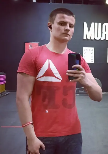 Александр из Старого Оскола, мне 26, познакомлюсь на одну ночь