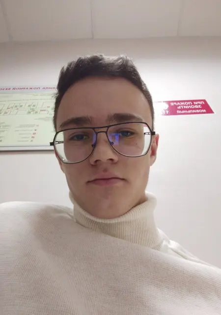 Максим из Екатеринбурга, мне 21, познакомлюсь на одну ночь