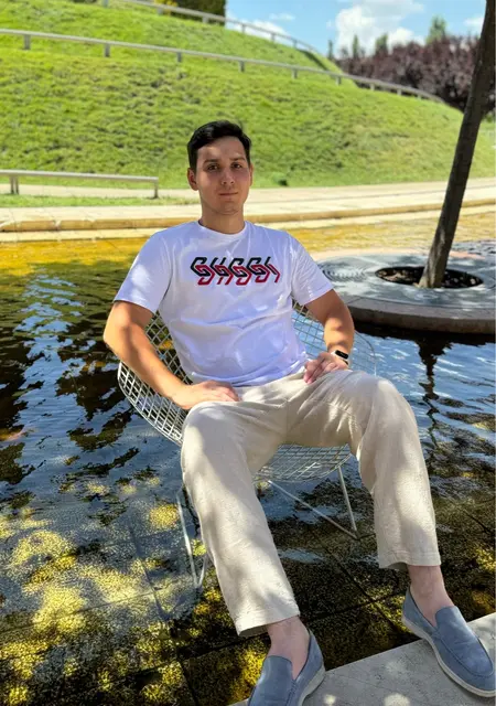 Родион из Невинномысска, мне 22, познакомлюсь для приятного времяпровождения