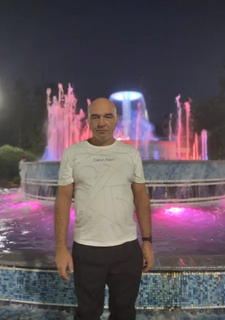 Я Дмитрий, 51, знакомлюсь на одну ночь в Майкопе