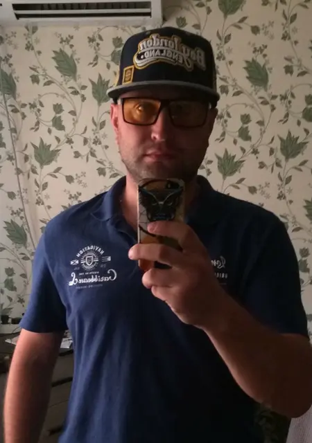 Александр из Балакова, мне 38, познакомлюсь для дружбы