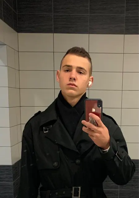 Константин из Ульяновска, мне 20, познакомлюсь для приятного времяпровождения