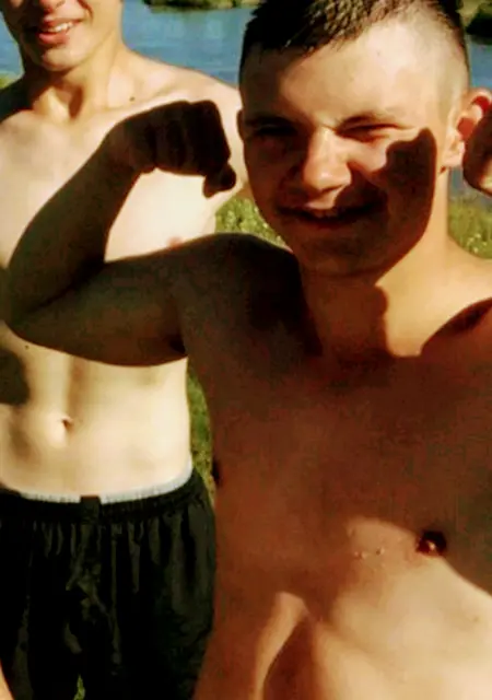 Я Артем, 32, знакомлюсь без обязательств в Новоуральске