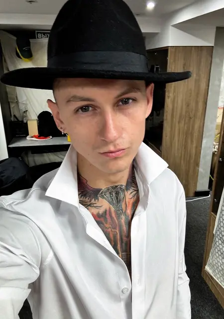 Александр из Горно-Алтайска, ищу на сайте открытые отношения