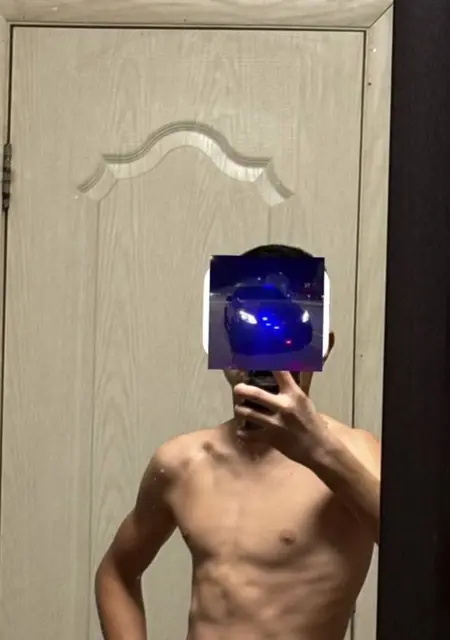 Рома из Санкт-Петербурга, мне 18, познакомлюсь без обязательств