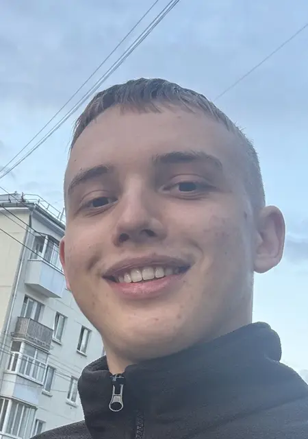Я Кирилл, 20, из Асбеста, ищу знакомство для вирта