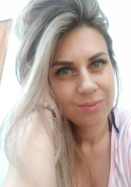 Марина из Краснодара, мне 38, познакомлюсь для приятного времяпровождения