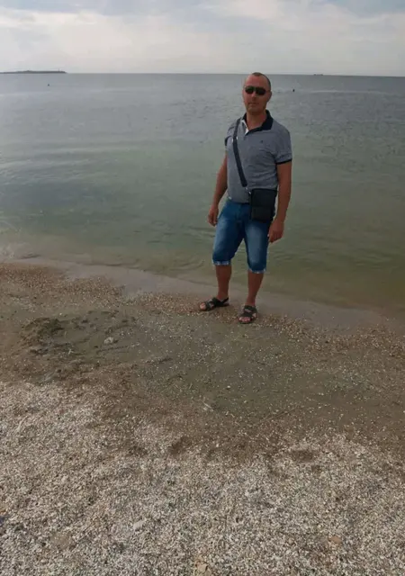 Я Андрій, 41, из Львова, ищу знакомства на одну ночь