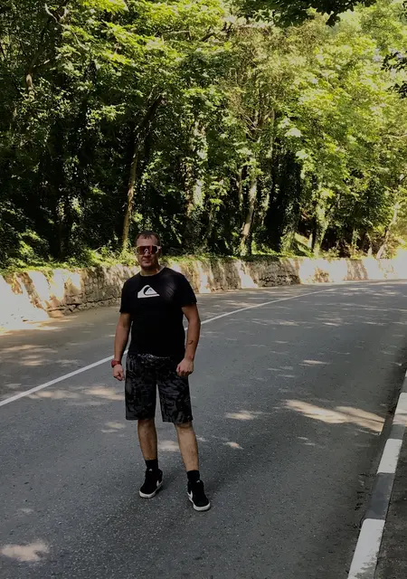 Я Михаил, 43, из Севастополя, ищу знакомства без обязательств