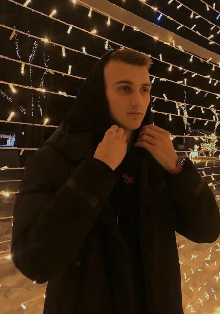 Я Денис, 26 років з Запоріжжя, шукаю знайомство для спільних подорожей