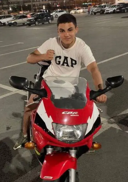 Я Ромашка, 19, знакомлюсь на одну ночь в Казани