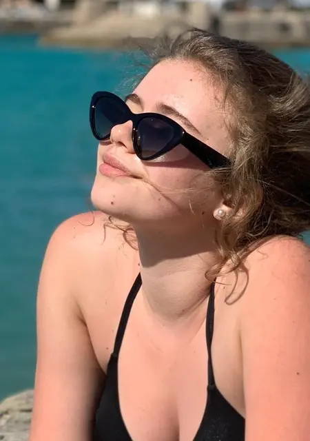 Милана из Нижнего Новгорода, мне 20, познакомлюсь на одну ночь