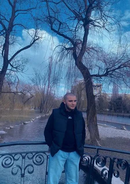 Виталик из Севастополя, ищу на сайте дружбу