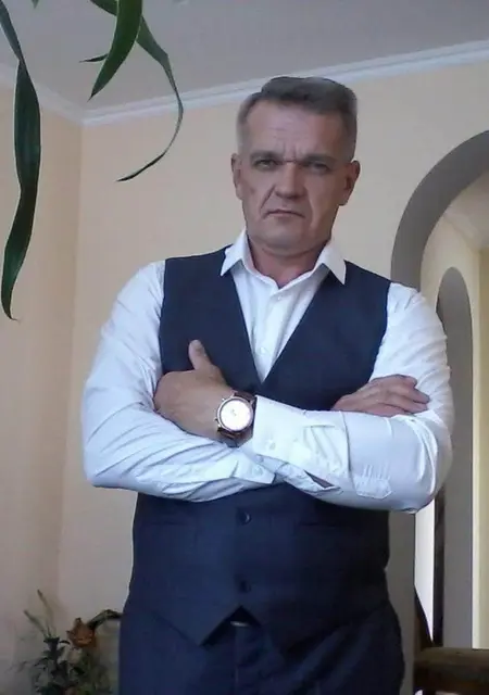 Влад из Комсомольска-на-Амуре, мне 51, познакомлюсь на одну ночь