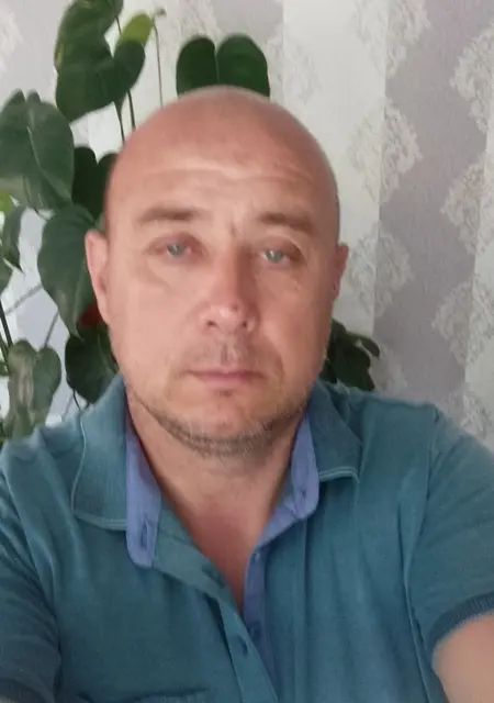 Я Гена Коновалов, 42, из Краснодара, ищу знакомство для постоянных отношений