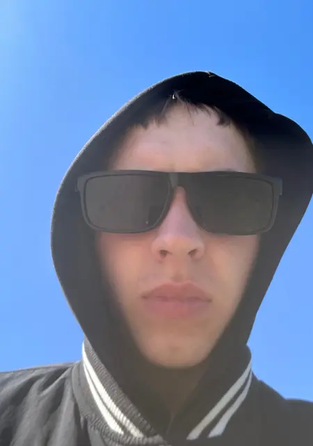 Я Сергей, 25, знакомлюсь на одну ночь в Октябрьском