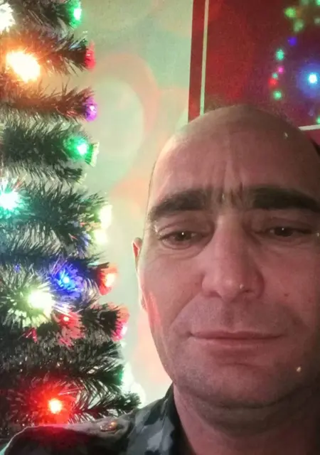 Коля Кананадзе из Якутска, ищу на сайте открытые отношения