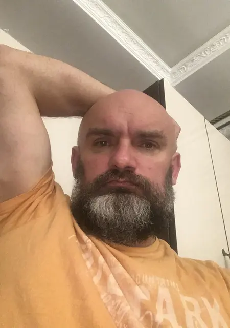 Я Олег, 49, из Гродно, ищу знакомство для приятного времяпровождения