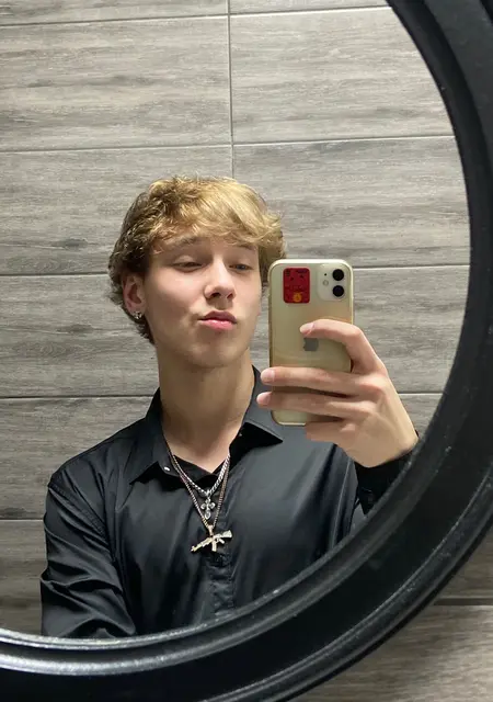 Я Егор, 19, знакомлюсь без обязательств в Рязани