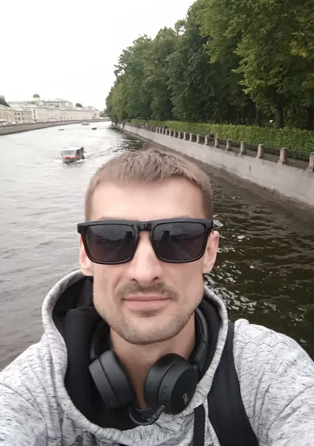 Максим из Евпатории, мне 34, познакомлюсь на одну ночь