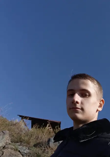 Я Константин, 19, из Иркутска, ищу знакомства на одну ночь