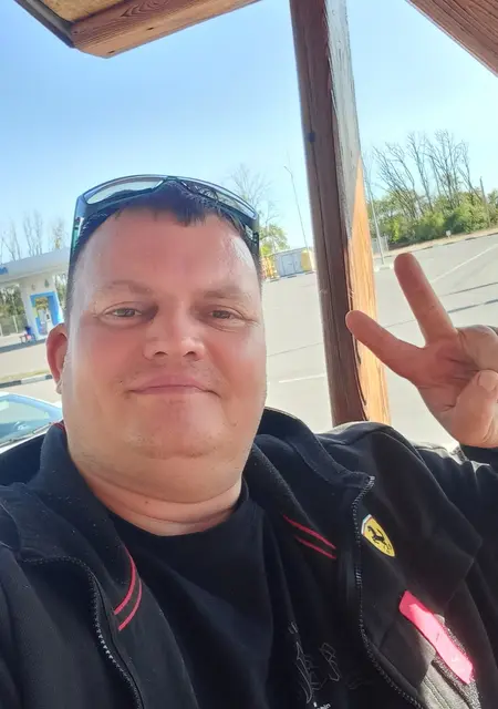 Сергей из Воронежа, ищу на сайте знакомства на одну ночь